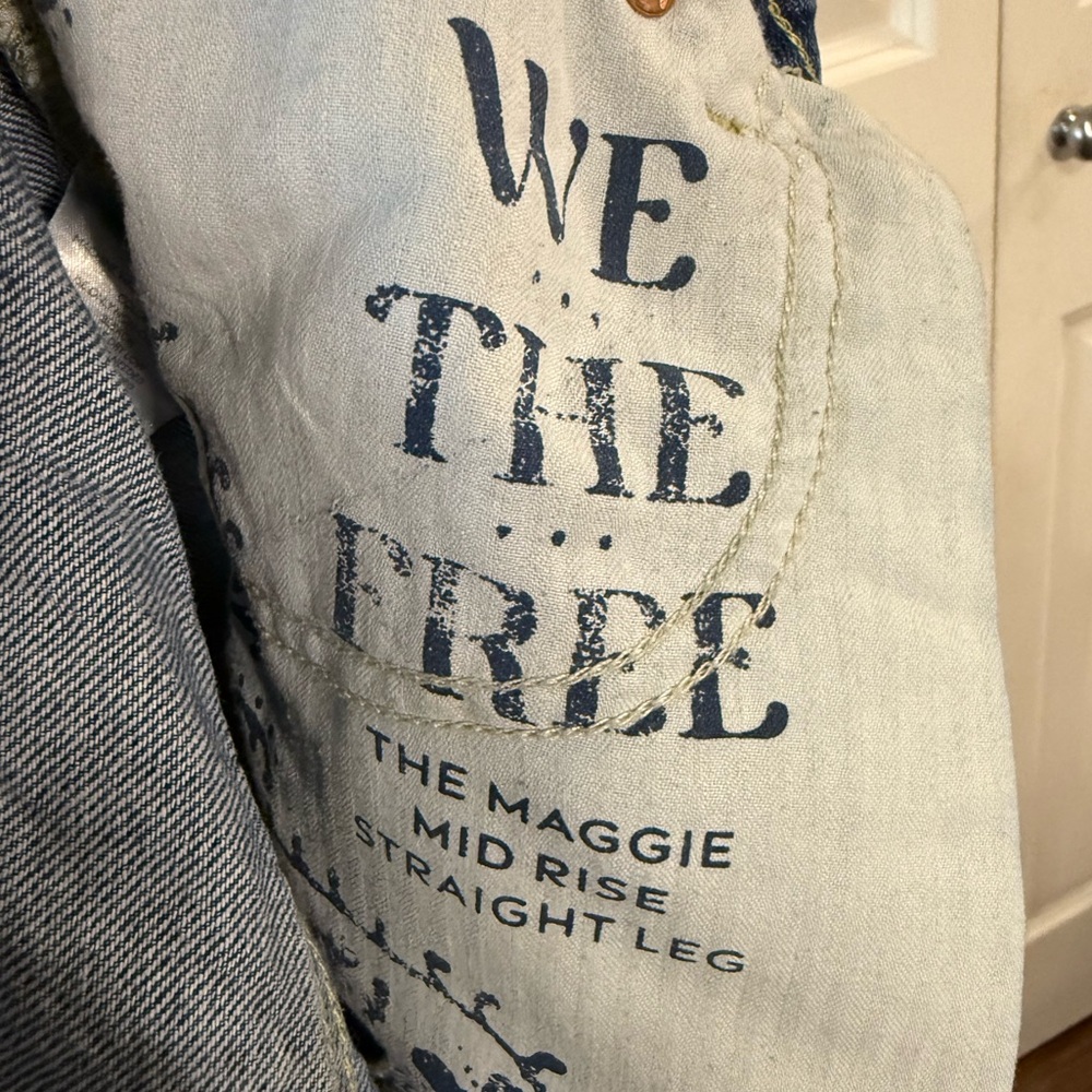 We The Free Maggie Straight Leg Jeans Size 28 Distressed Jeans - Picture 7 of 7